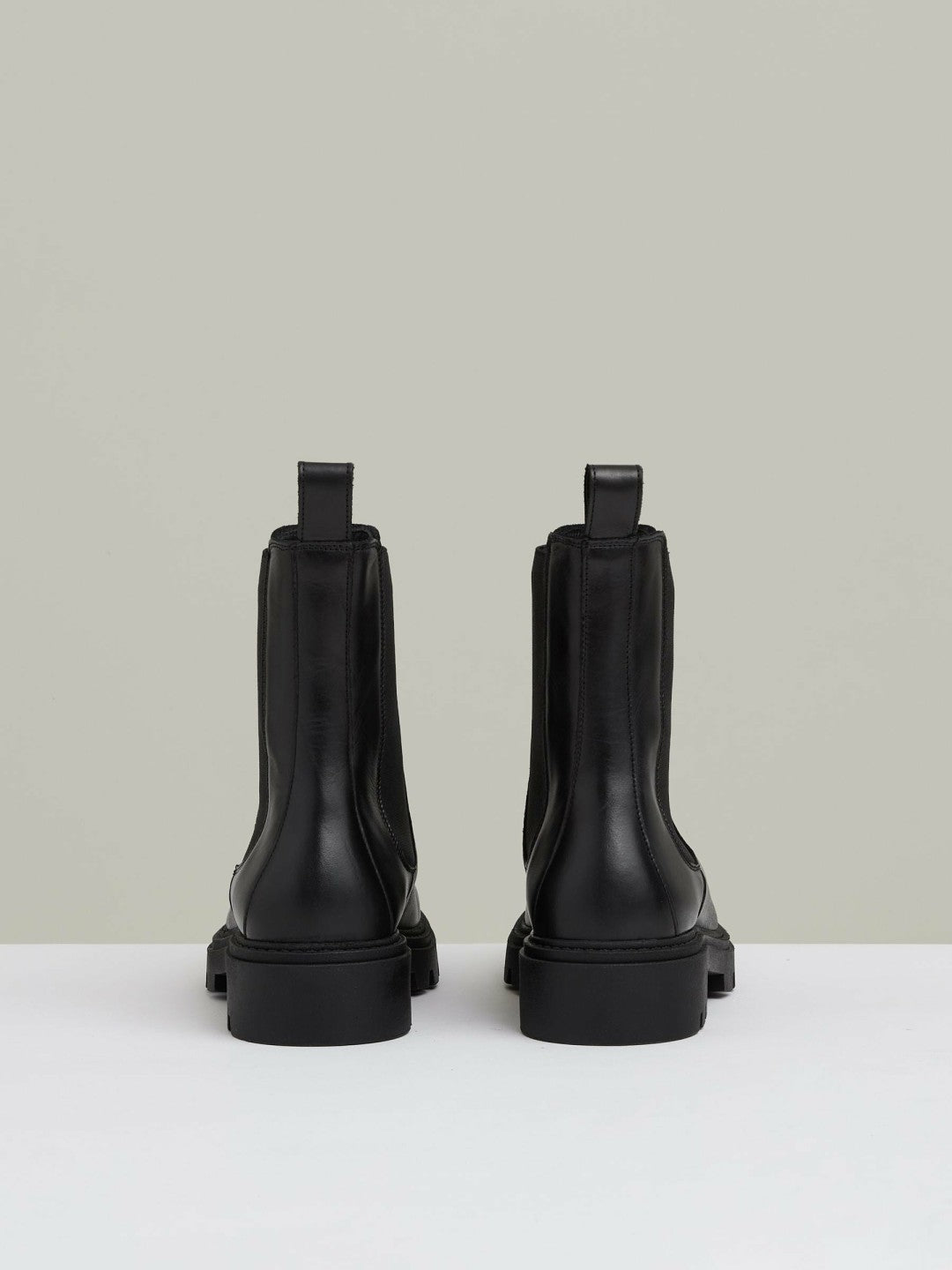 Leather Cleated Sole Chelsea Boots Black | Women