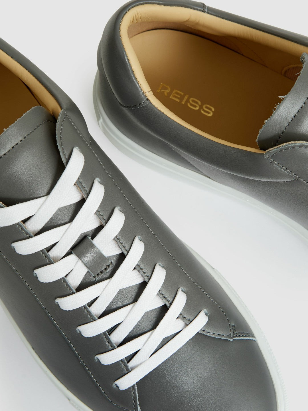 Leather Low-Top Trainers Graphite Grey | Men