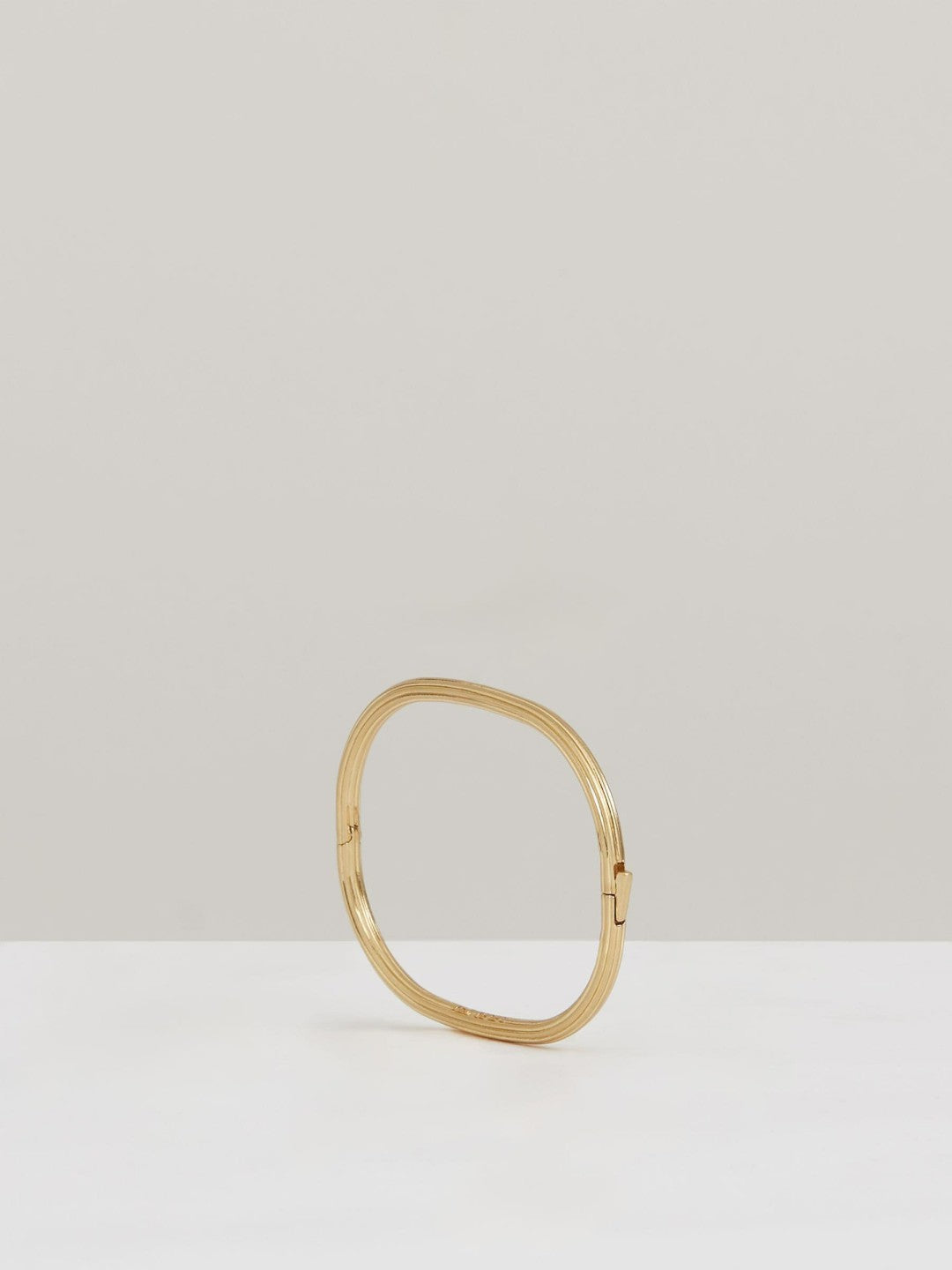 Contour Hinged Cuff Gold | Women