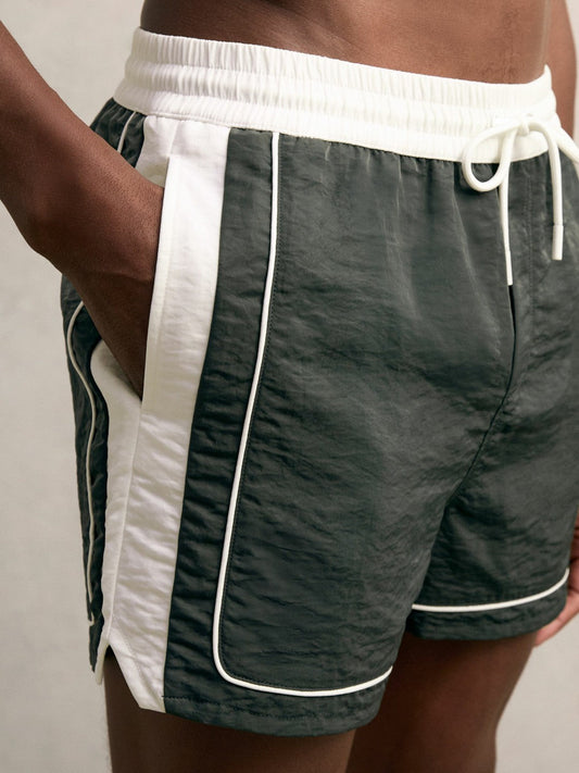 Colour-Block Piped-Trim Swim Shorts Dark Green/White | Men
