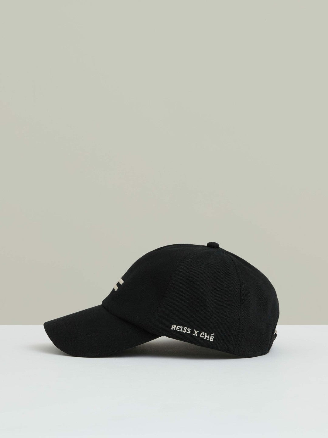 | Ché Logo-Embroidered Cap Black | Men