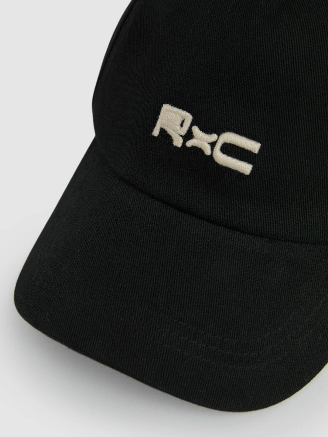 | Ché Logo-Embroidered Cap Black | Men