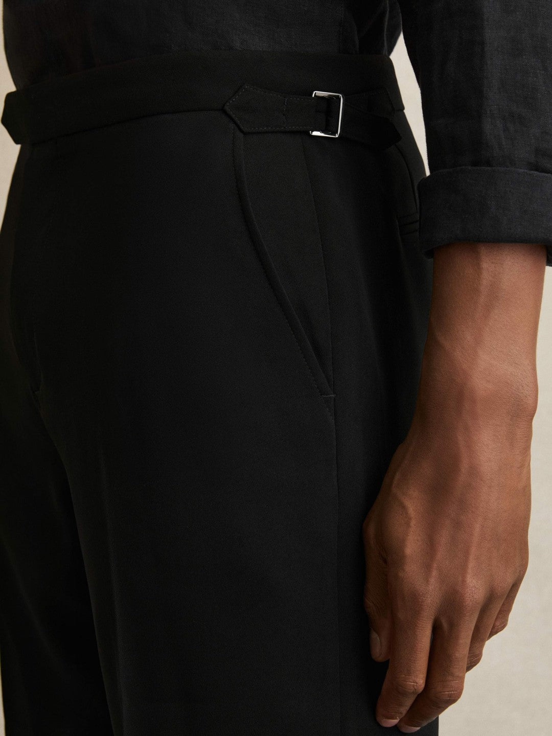 Side-Adjuster Tailored Shorts Black | Men