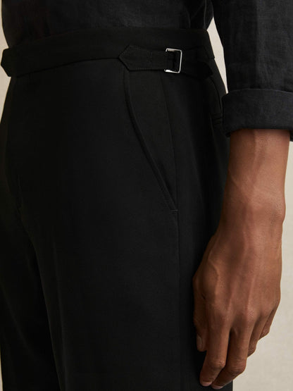 Side-Adjuster Tailored Shorts Black | Men