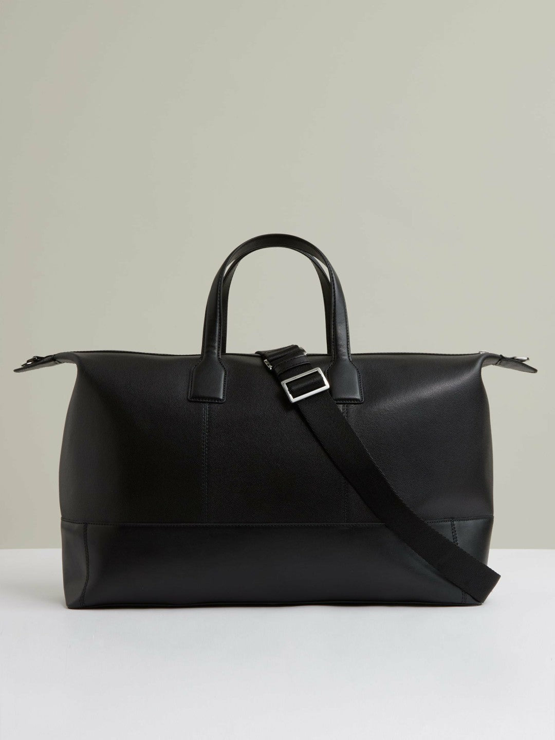 Micro-Grain Leather Holdall Black | Men