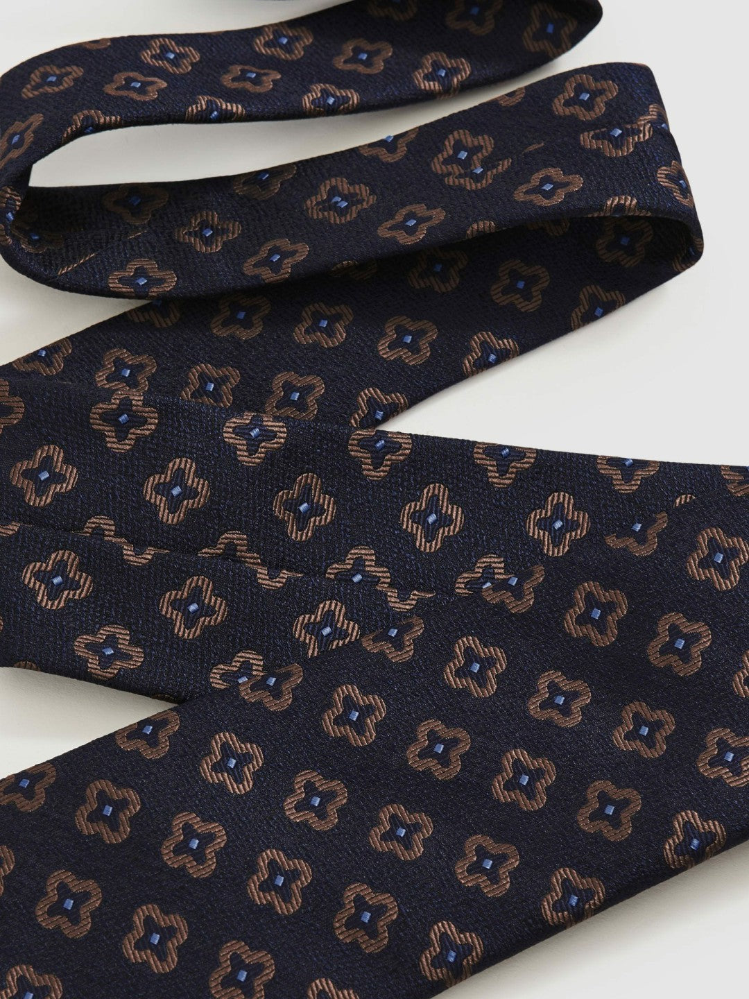 Silk-Wool Floral-Medallion Tie Navy | Men
